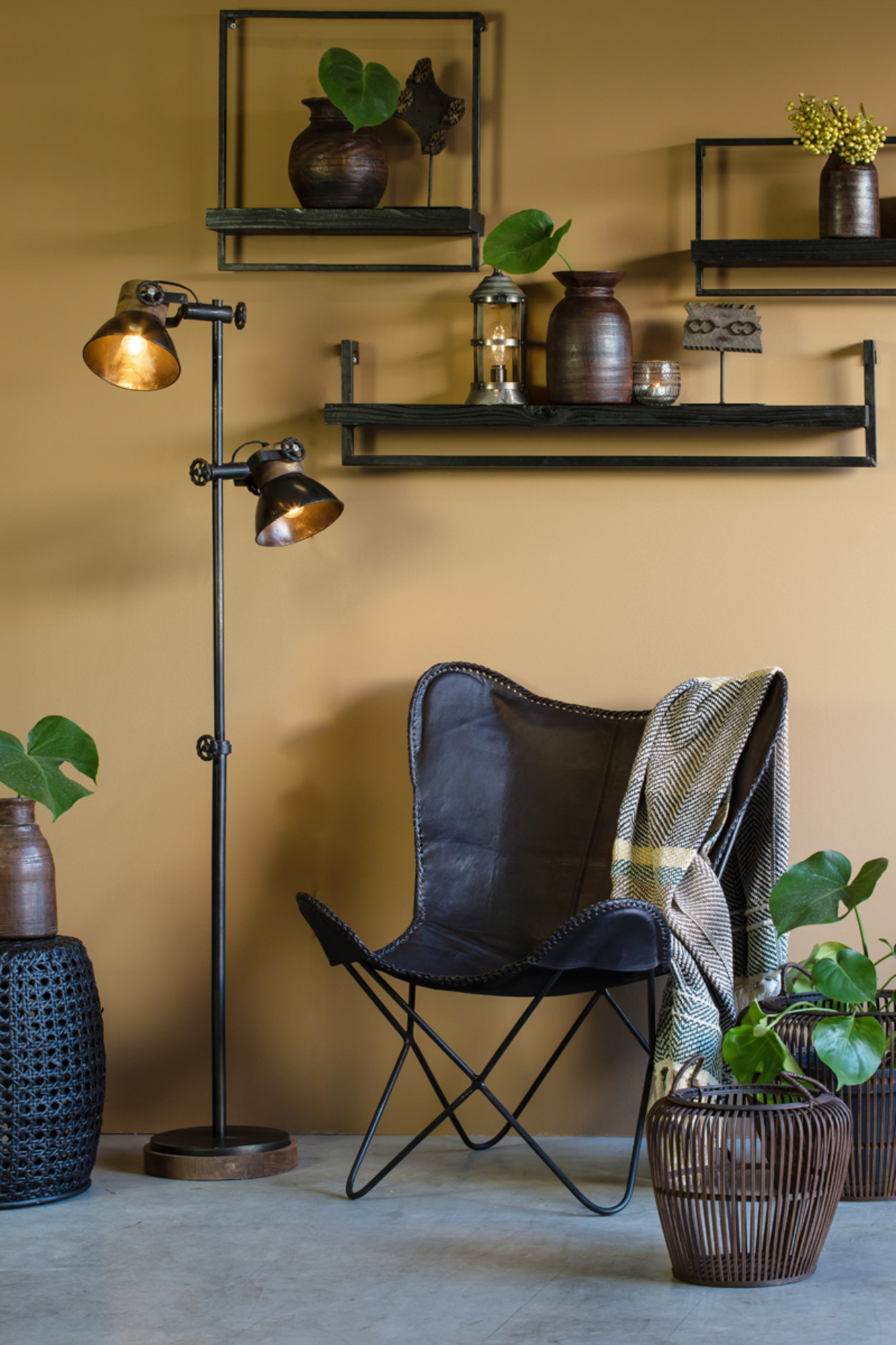 Lampe sur pied industrielle noire Light & Living Jody – Image 5